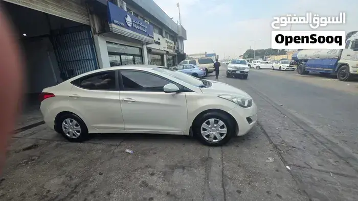 Hyundai Elantra 2013 photo 2