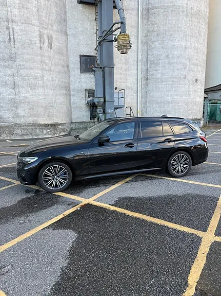 BMW 330E 2021 photo 2