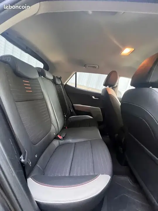 Kia Stonic 2017 photo 5