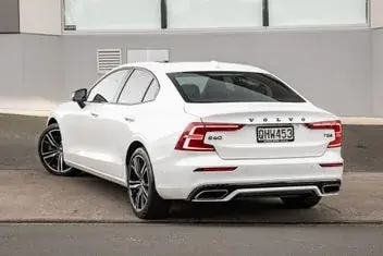 Volvo S60 2022 photo 3