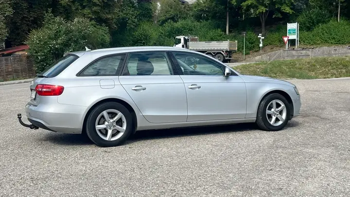 Audi A4 2012 photo 3