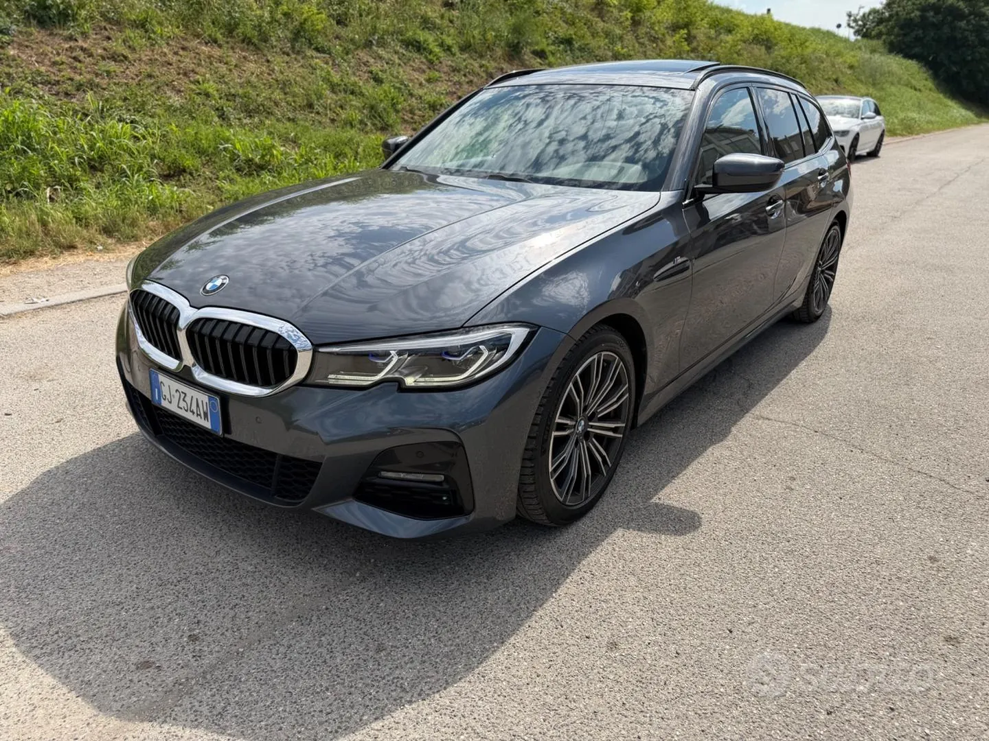 BMW 3 Series 2022 photo 3
