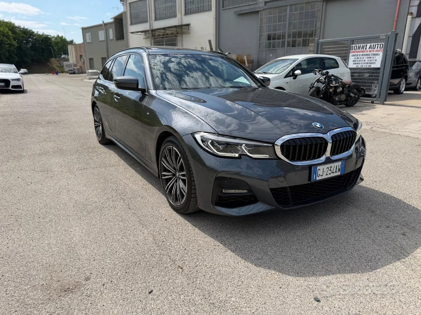 BMW 3 Series 2022 photo 2