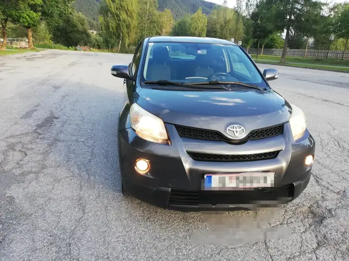 Toyota Urban Cruiser 2010 photo 2