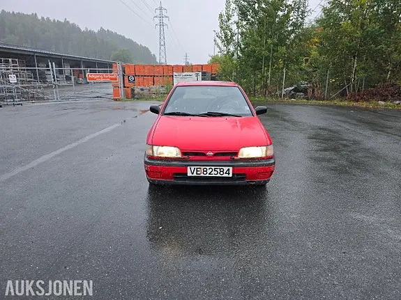 Nissan Sunny 1991 photo 2