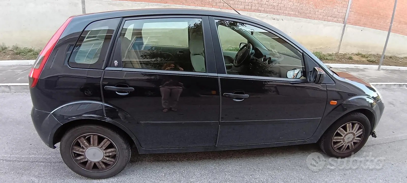 Ford Fiesta 2002 photo 2