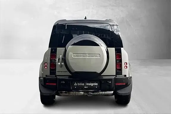 Land Rover Defender 110 2025 photo 3