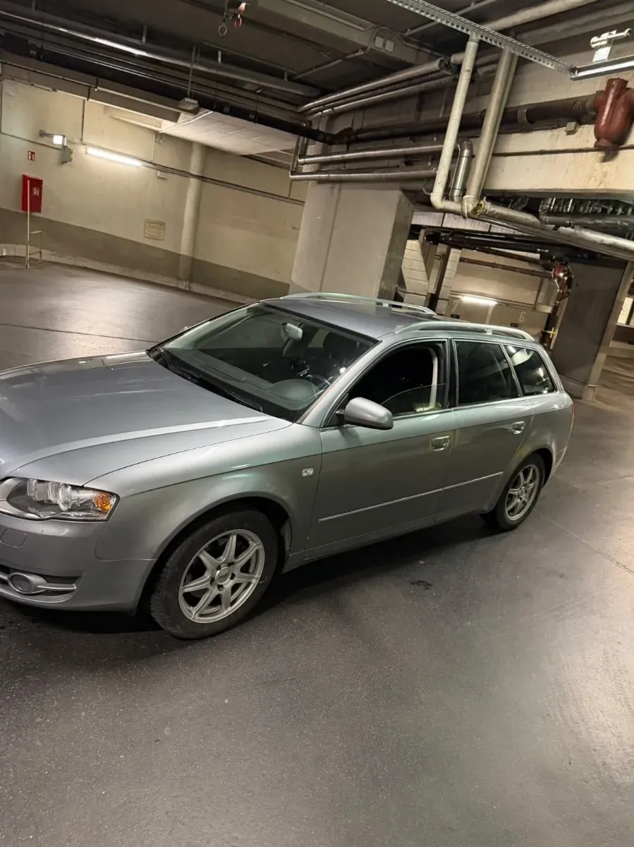 Audi A4 2005 photo 2