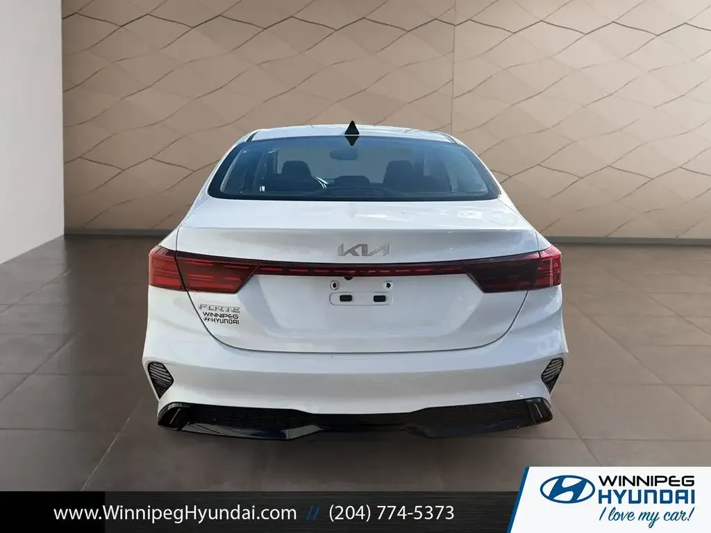 Kia Forte 2023 photo 3