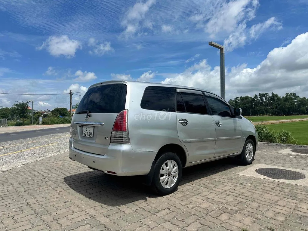 Toyota Innova 2009 photo 4