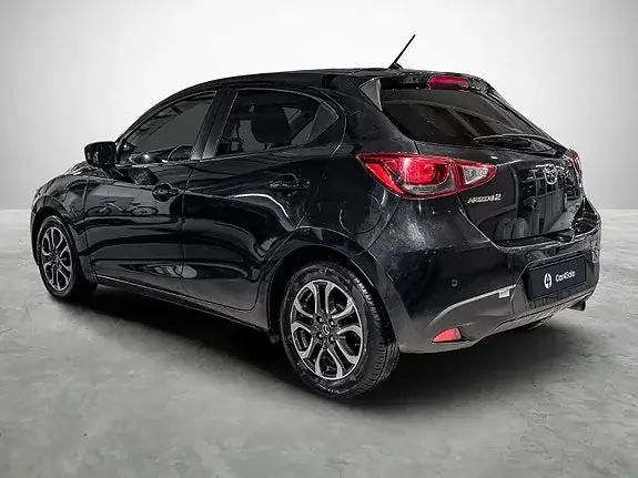 Mazda 2 2016 photo 3