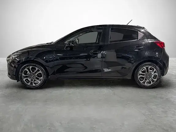 Mazda 2 2016 photo 2