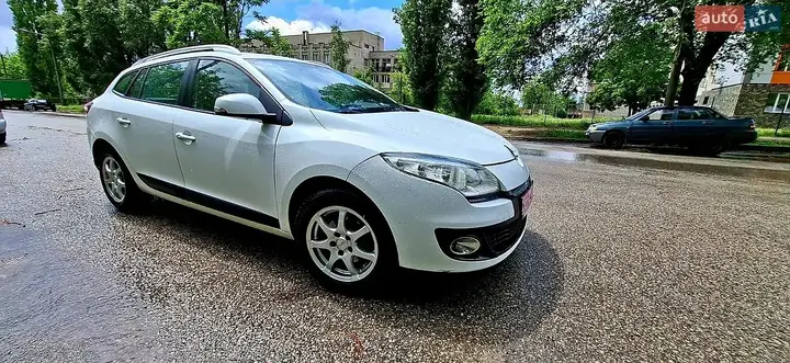 Renault Megane 2013 photo 2
