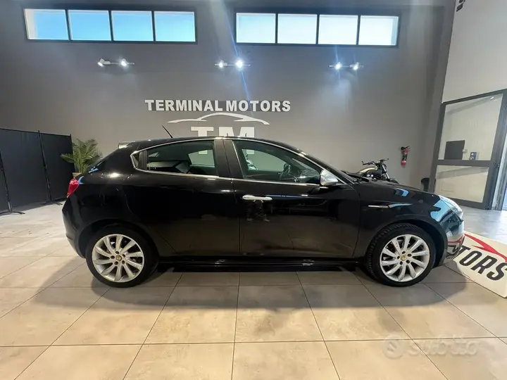 Alfa Romeo Giulietta 2011 photo 3
