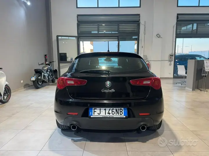 Alfa Romeo Giulietta 2011 photo 5