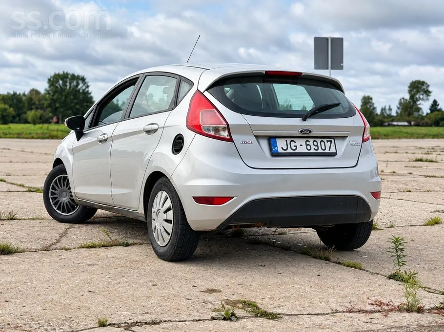 Ford Fiesta 2013 photo 4