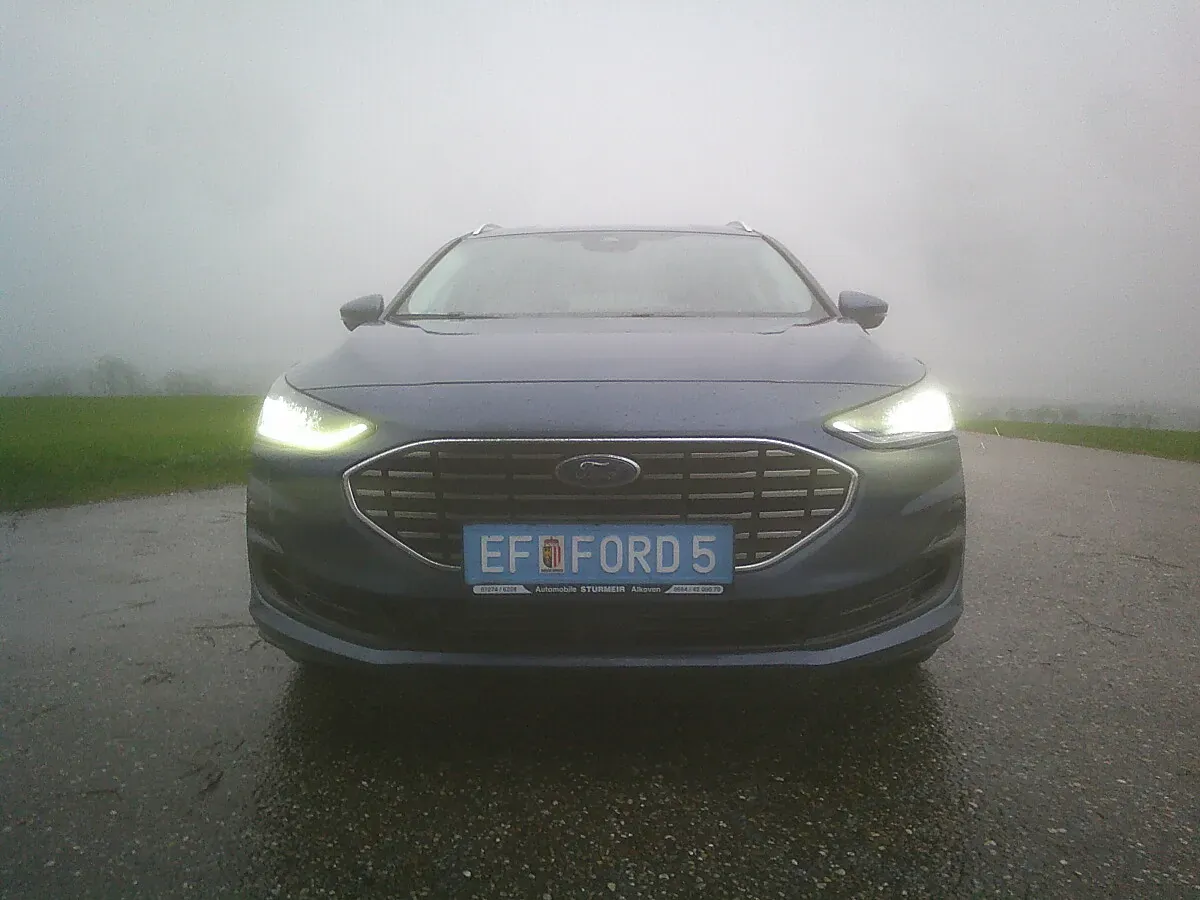 Ford Focus 2024 photo 2