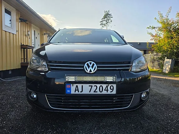 Volkswagen Touran 2011 photo 4