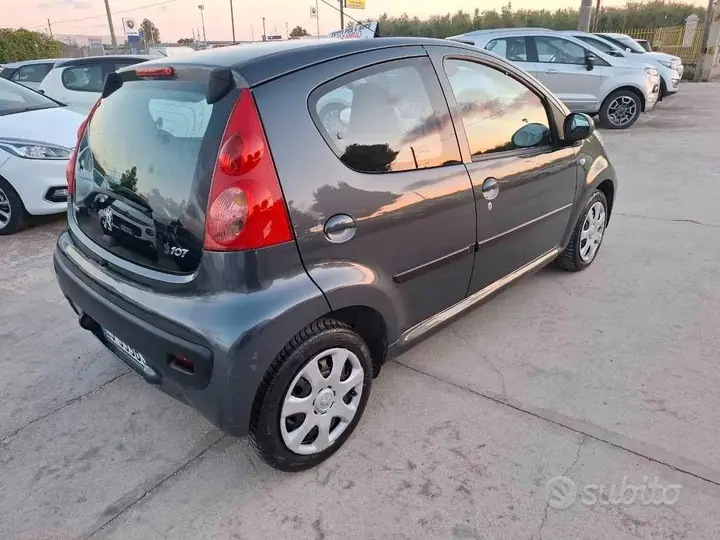 Peugeot 107 2011 photo 5