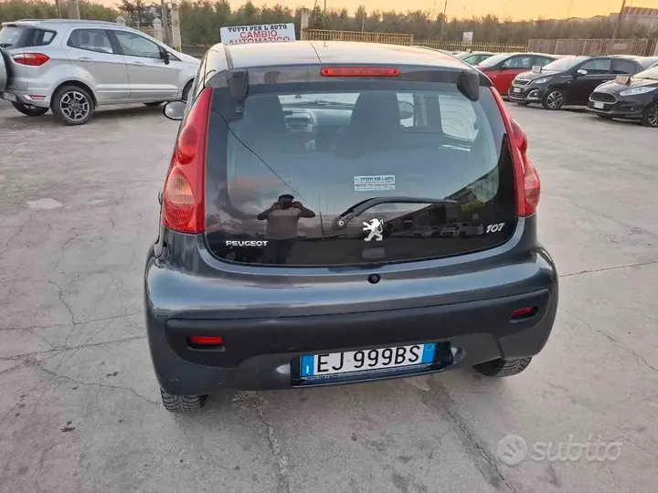 Peugeot 107 2011 photo 4