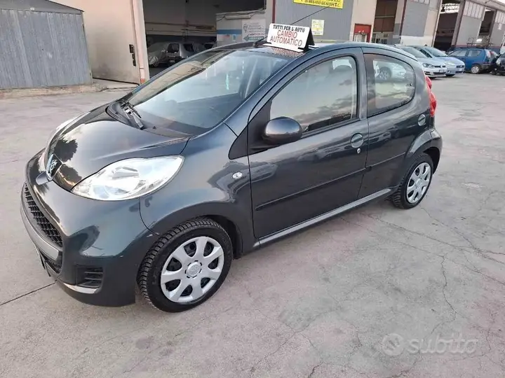 Peugeot 107 2011 photo 3