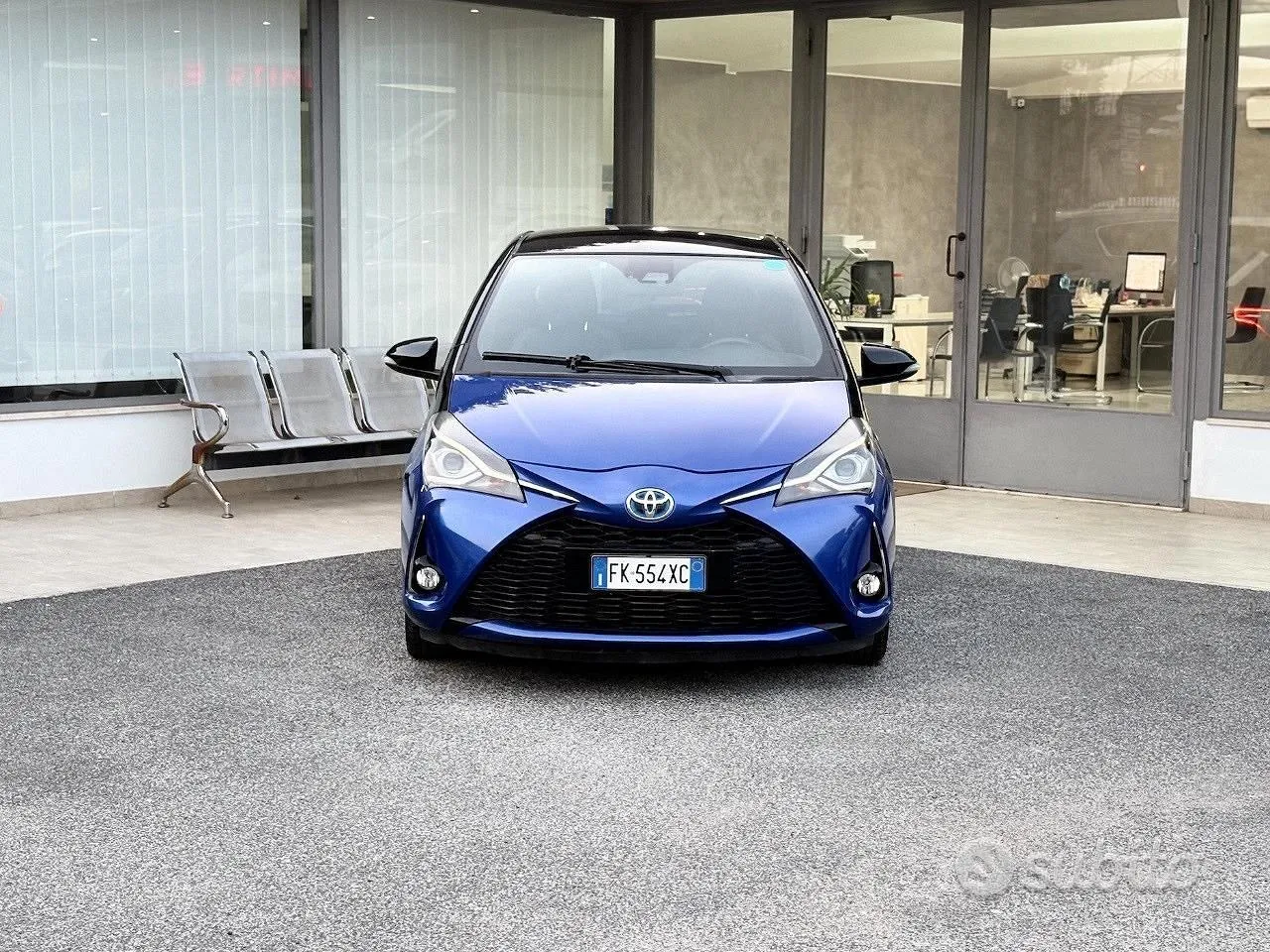 Toyota Yaris 2017 photo 2
