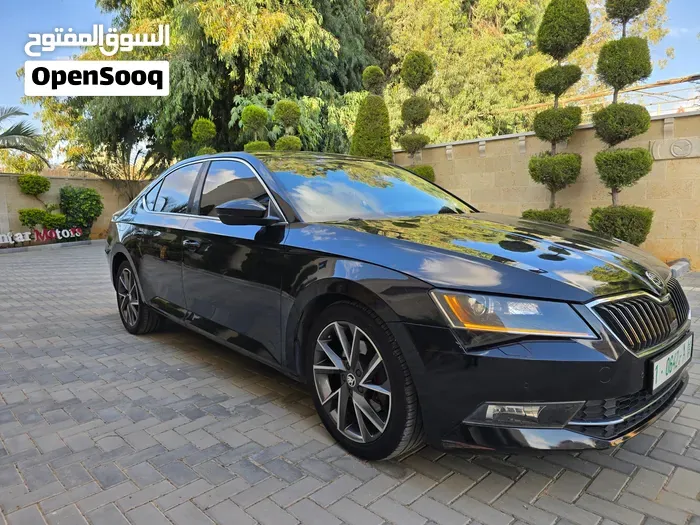 Skoda Superb 2018 photo 2