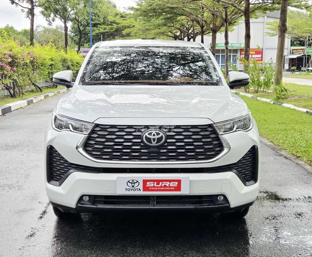 Toyota Innova Cross