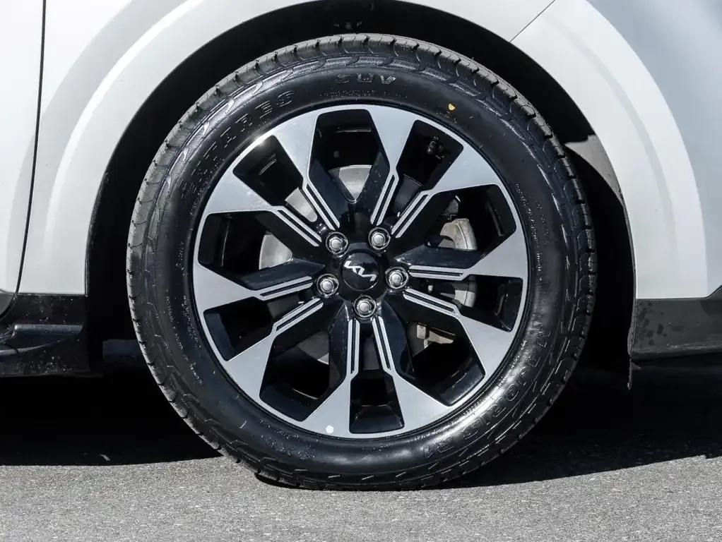 Kia Carnival 2023 photo 4