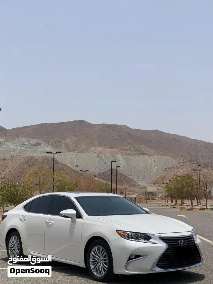 Lexus Is 350 2018 photo 5