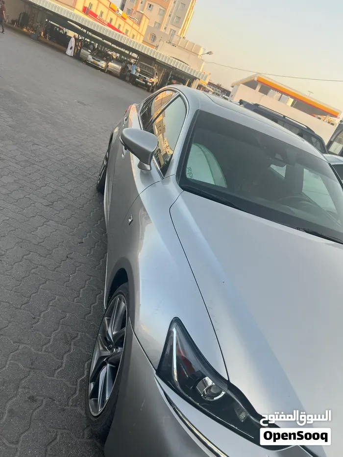 Lexus Is 350 2018 photo 2