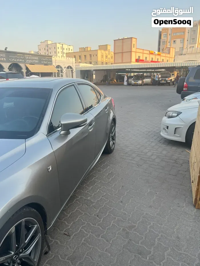 Lexus Is 350 2018 photo 3