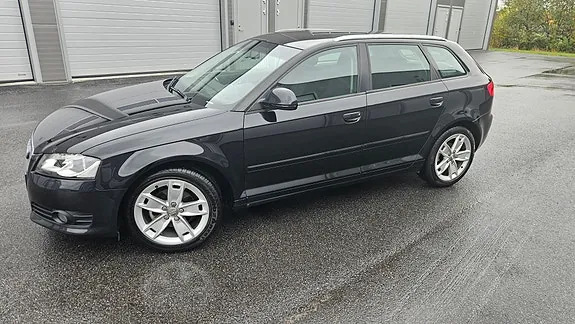 Audi A3 2010 photo 2