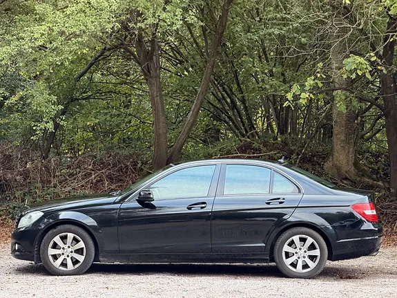 Mercedes-Benz C180 2012 photo 4