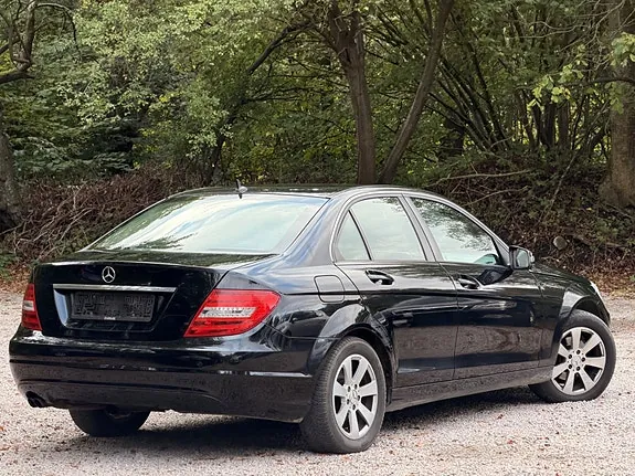 Mercedes-Benz C180 2012 photo 2