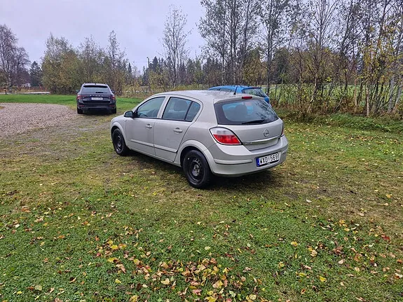 Opel Astra 2005 photo 2