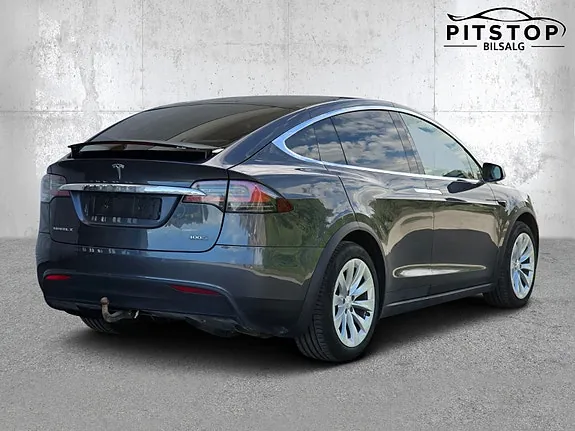 Tesla Model X 2017 photo 5