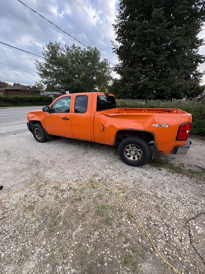 Chevrolet Silverado 1500 2011 photo 3
