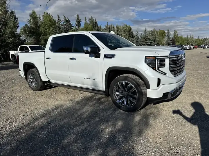 GMC Sierra 1500 2026 photo 3