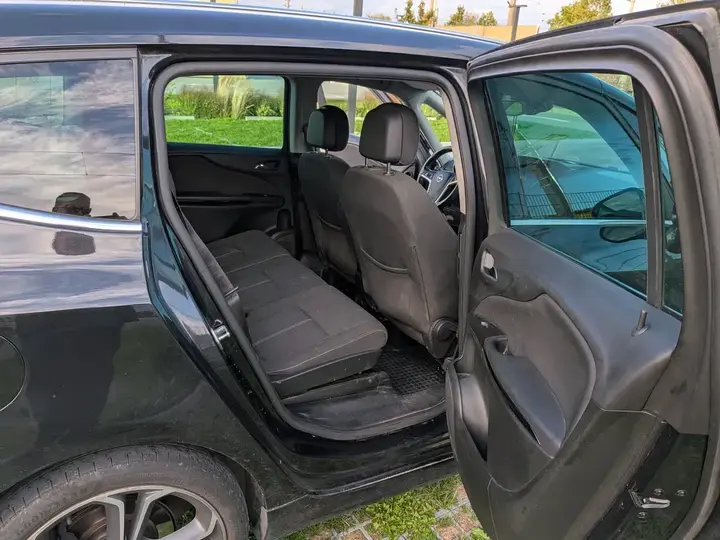 Opel Zafira Tourer 2014 photo 3