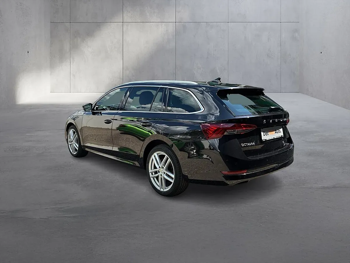 Skoda Octavia 2021 photo 3