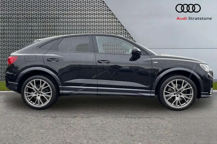 Audi Q3 2024 photo 4