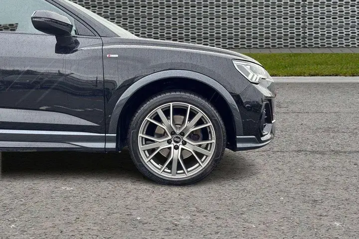 Audi Q3 2024 photo 5