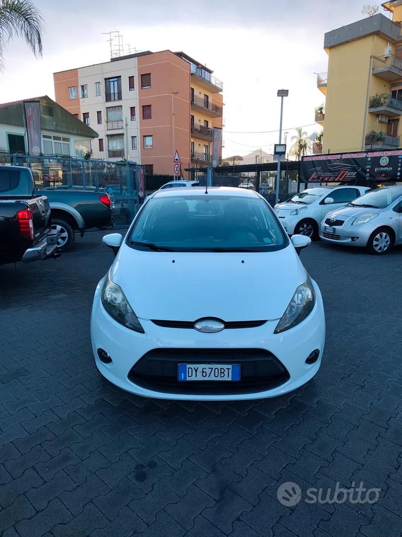 Ford Fiesta 2009 photo 2
