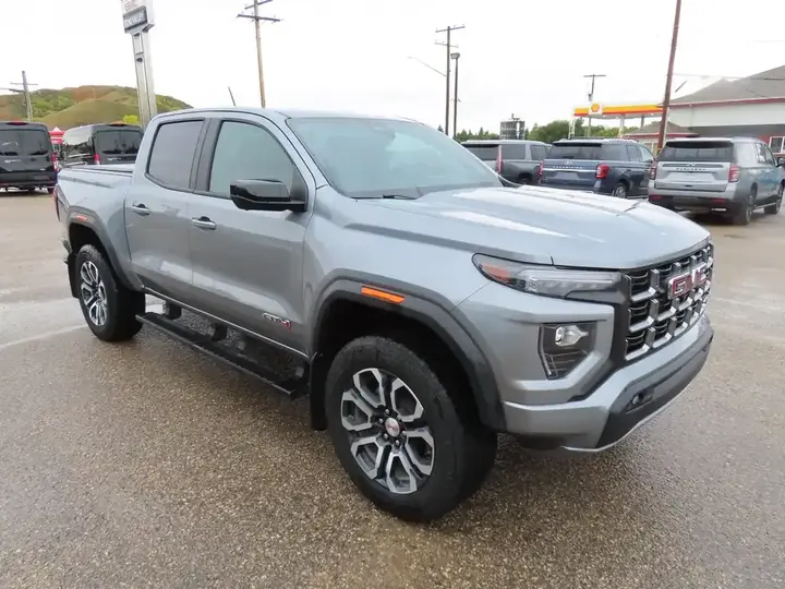 GMC Canyon 2024 photo 2