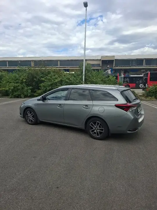 Toyota Auris 2018 photo 2