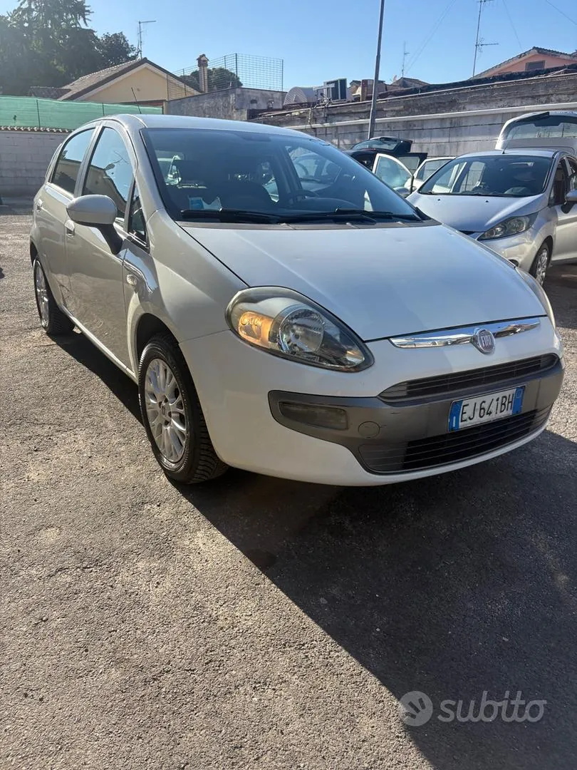 Fiat Punto Evo 2011 photo 3