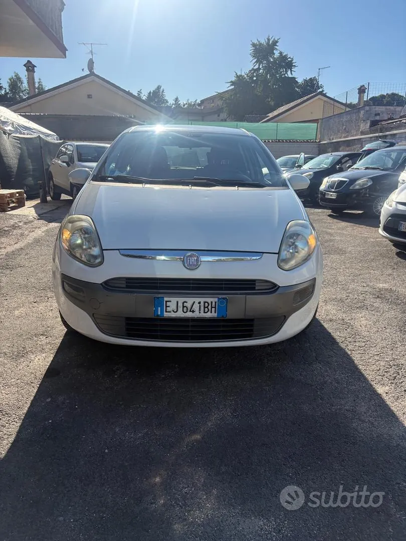 Fiat Punto Evo 2011 photo 2