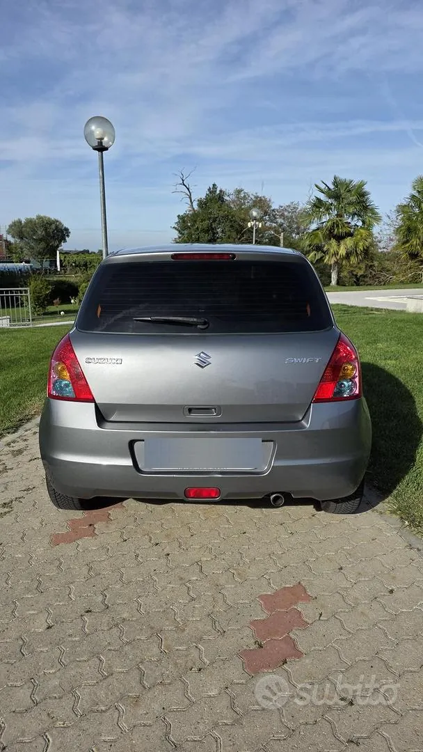 Suzuki Swift 2008 photo 2