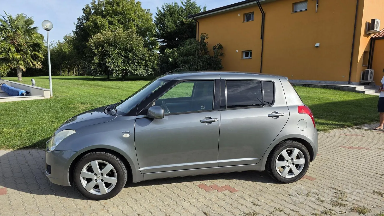 Suzuki Swift 2008 photo 3